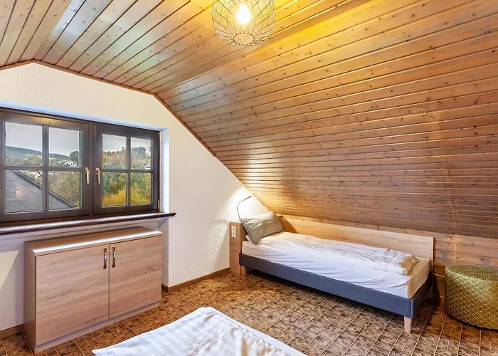 بيت للعطل Azalea *