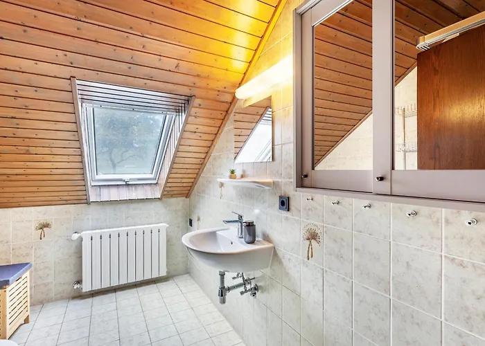 بيت للعطل Azalea *