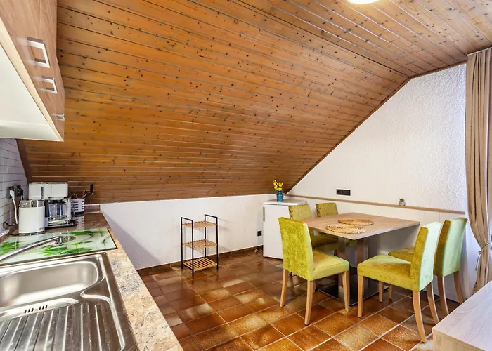 Azalea بيت للعطل *